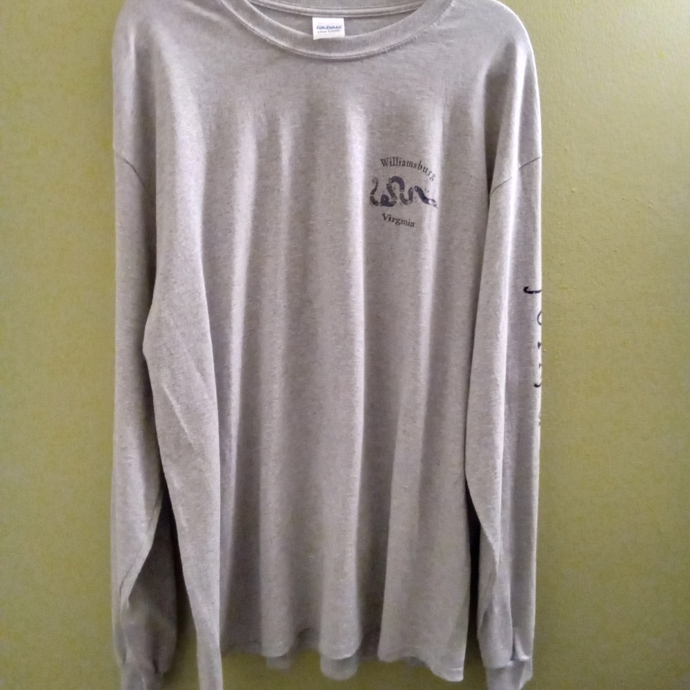 Gildan Light Gray Long Sleeve Men's Shirt Lightweight Relaxed Fit